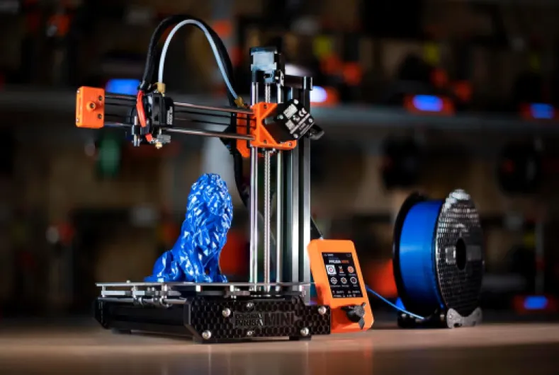Imprimante 3D FDM Semi-montée Prusa Mini+, capteur de Filament Inclus, Amusant à Assembler, Feuilles d'impression Amovibles, échantillon de Filament Inclus, Taille d'impression 7 x 7 Pouces.